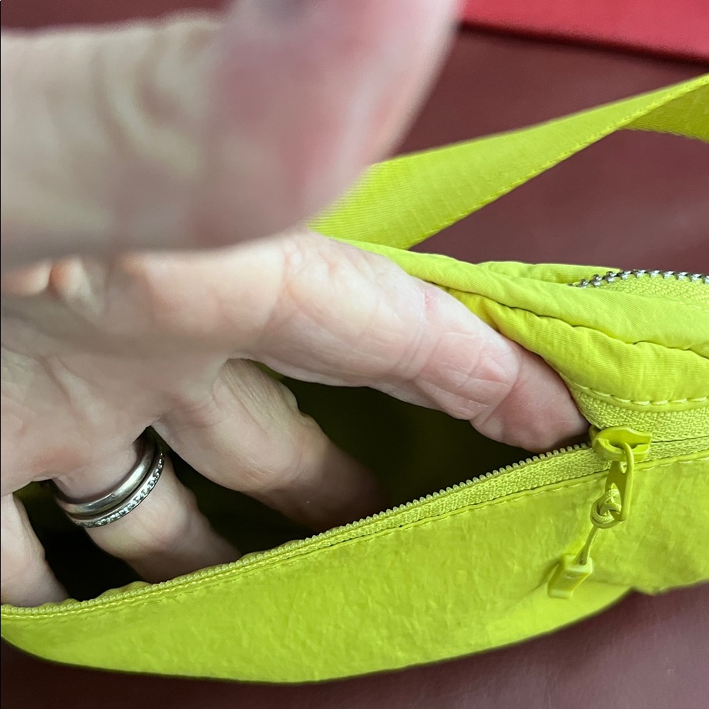 Lululemon bag - Picture 3 of 6